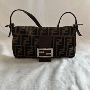 **AUTHENTIC** Fendi Zucca Baguette Shoulder Bag - Vintage